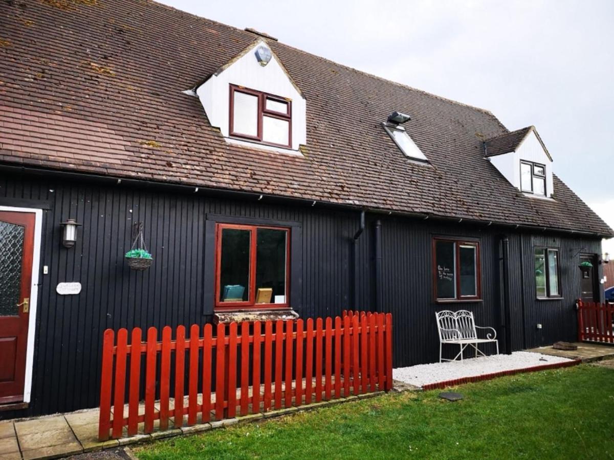 Chalet Cottages Streatley  Exterior photo